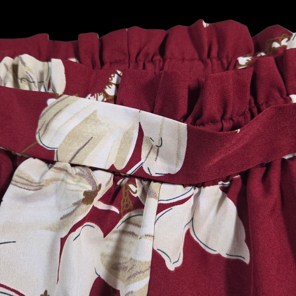 SHEIN Burgundy Floral Paper Bag Waist Shorts Size Med - Picture 2 of 5
